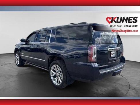 Used 2020 GMC Yukon XL Denali w/ Denali Ultimate Package AWD/4WD image 8