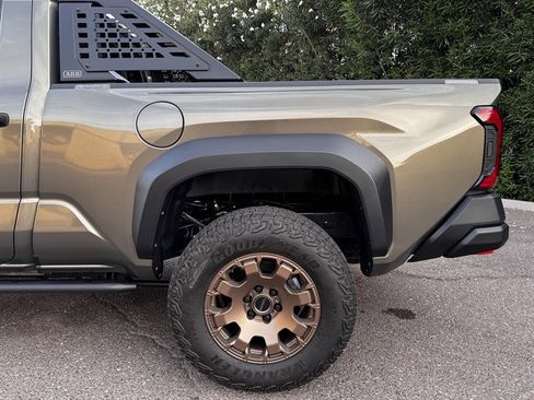 Used 2026 Toyota Tacoma Trailhunter AWD/4WD image 15