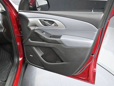 Used 2021 Chevrolet Traverse LT w/ LT Premium Package image 29