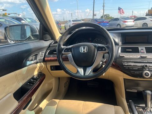 Used 2012 Honda Crosstour EX-L image 17