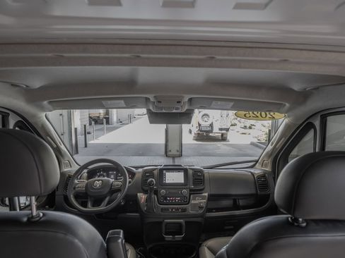 Used 2025 RAM ProMaster 2500 w/ Convenience Group FWD image 26