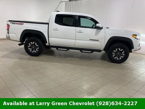 Used 2023 Toyota Tacoma TRD Sport image 6