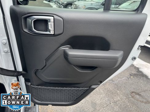 Used 2024 Jeep Wrangler Sport S image 23