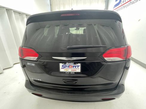 Used 2024 Chrysler Voyager LX FWD image 5