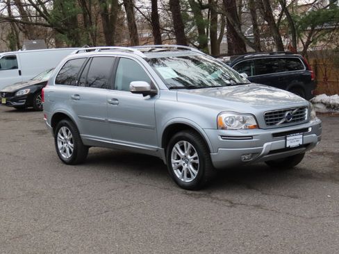 Used 2014 Volvo XC90 3.2 w/ Climate Package image 8