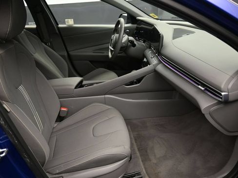 Certified 2024 Hyundai Elantra SEL w/ Convenience Package FWD image 25