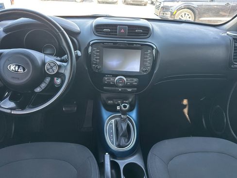 Used 2015 Kia Soul + w/ Audio Package FWD image 10