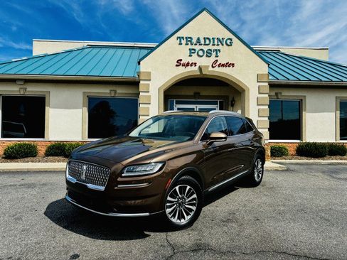 Used 2022 Lincoln Nautilus FWD w/ Premium Package image 26