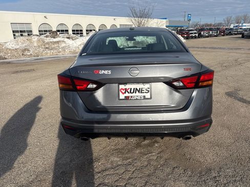Used 2024 Nissan Altima 2.5 SR FWD image 7
