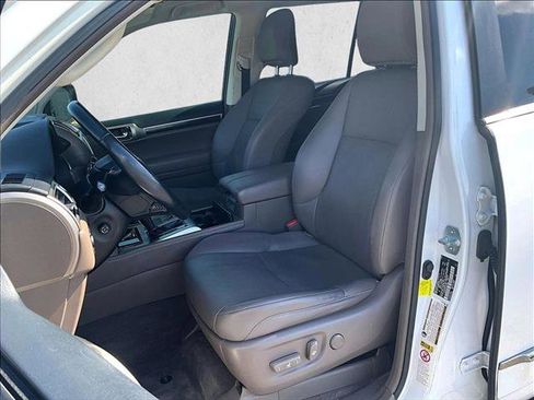 Used 2018 Lexus GX 460 w/ Navigation Package AWD/4WD image 24