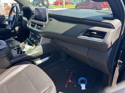 Used 2021 GMC Yukon SLT w/ Rear Media and Nav Package image 19