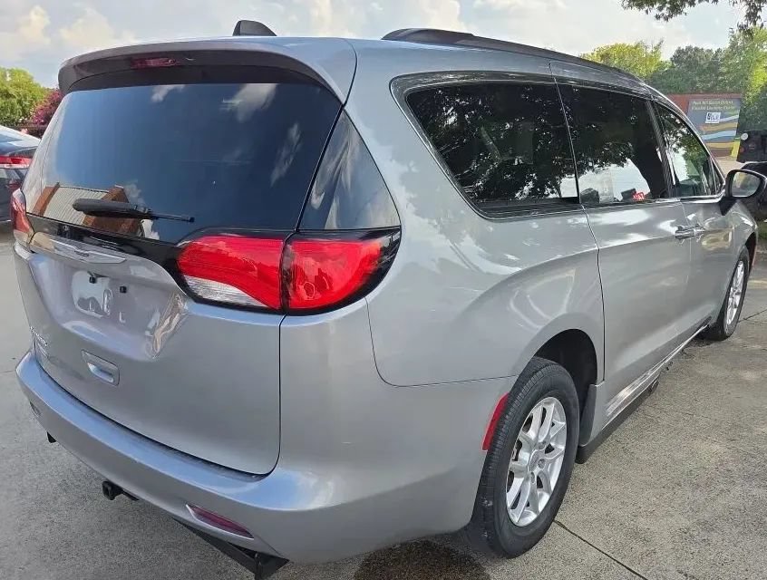 Used 2021 Chrysler Voyager Lxi FWD image 6