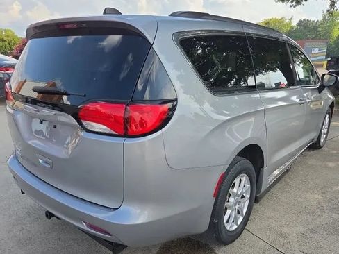 Used 2021 Chrysler Voyager Lxi FWD image 6
