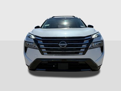 New 2026 Nissan Rogue Platinum image 9