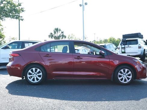 Used 2022 Toyota Corolla LE FWD image 4
