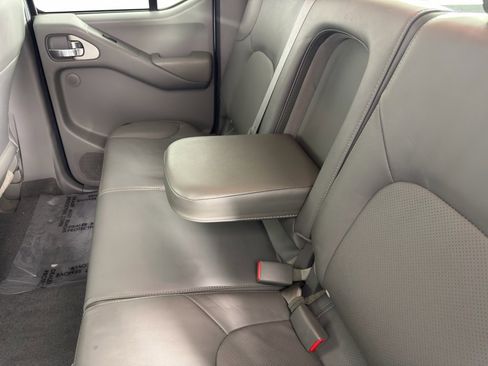 Used 2019 Nissan Frontier SL image 17