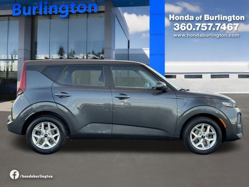 Used 2022 Kia Soul LX w/ Technology Package image 6