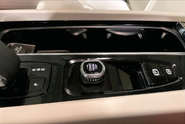 Certified 2023 Volvo V60 B5 Cross Country Plus w/ Climate Package AWD/4WD image 34