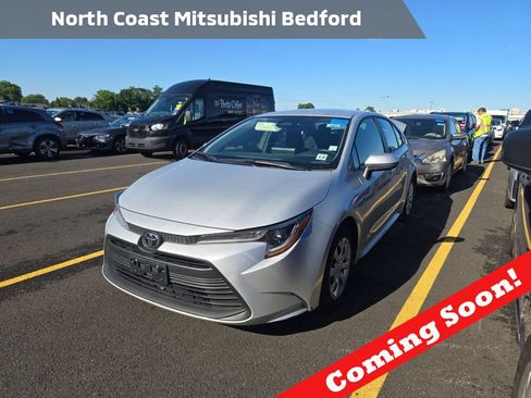 Used 2025 Toyota Corolla LE FWD image 1