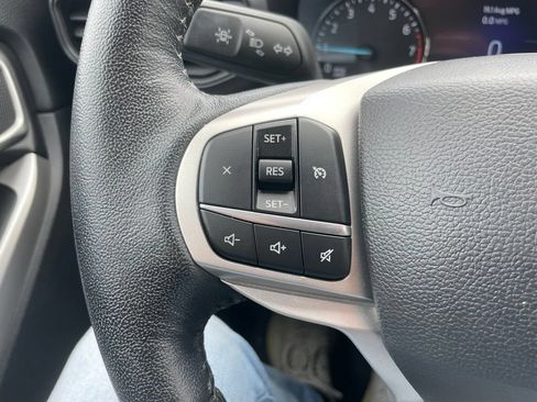 Used 2022 Ford Explorer XLT AWD/4WD image 21
