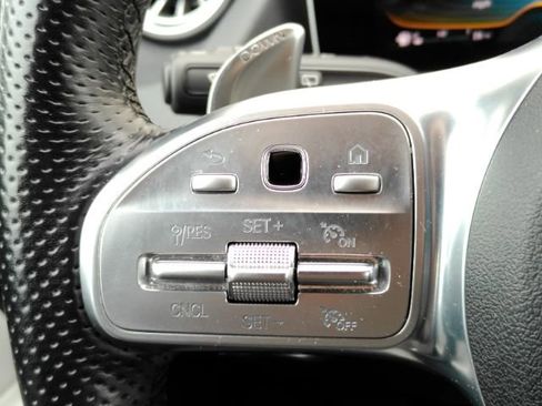 Used 2021 Mercedes-Benz GLA 35 AMG 4MATIC w/ Premium Package image 40