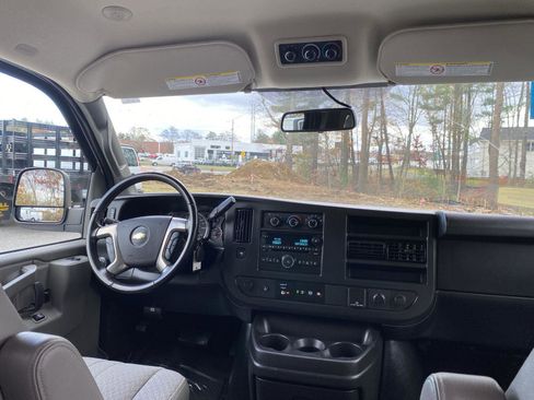 Used 2017 Chevrolet Express 3500 LT w/ LT Preferred Equipment Group image 9