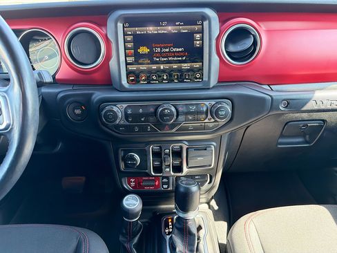 Used 2023 Jeep Wrangler Unlimited Rubicon w/ Cold Weather Group image 18