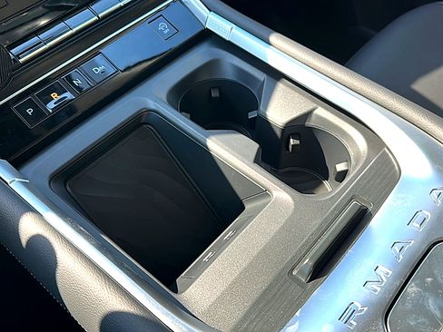 New 2025 Nissan Armada SV image 25