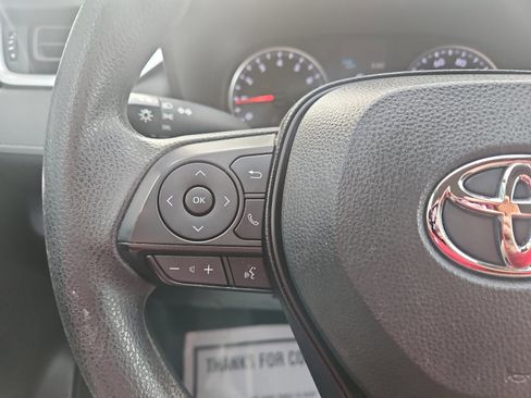 Used 2021 Toyota RAV4 LE image 12