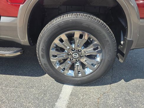 Used 2018 Nissan Titan Platinum Reserve w/ Platinum Utility Package AWD/4WD image 12