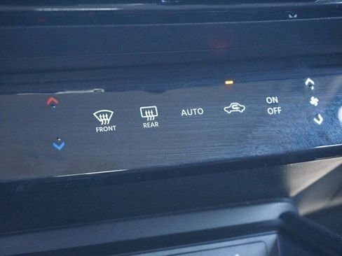 Certified 2025 Nissan Kicks SR image 21