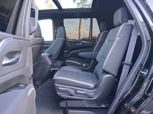 Used 2024 Cadillac Escalade Premium Luxury RWD image 26