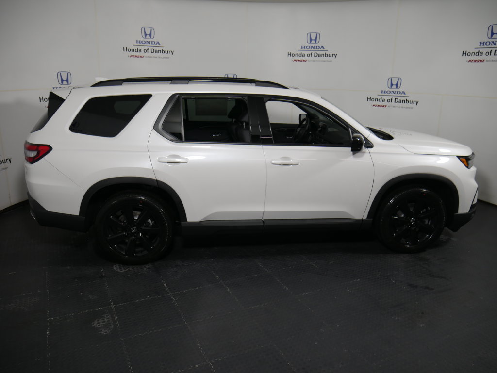 New 2026 Honda Pilot Black Edition image 3