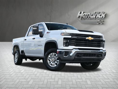 Used 2024 Chevrolet Silverado 2500 W/T w/ WT Convenience Package image 2