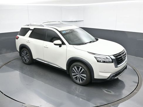 Used 2022 Nissan Pathfinder Platinum w/ Cargo Package image 54