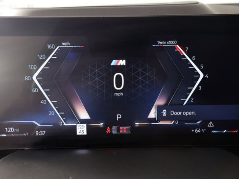 Used 2023 BMW X7 xDrive40i w/ M Sport Package image 4