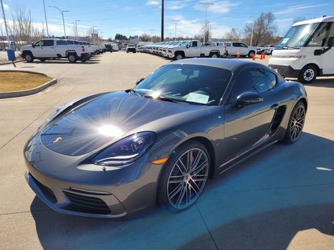 Used 2018 Porsche 718 Cayman S image 1