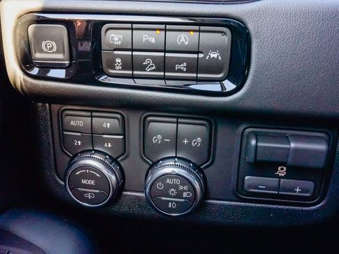 New 2026 GMC Yukon AT4 w/ Premium Trailering Package image 16