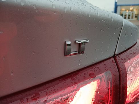 Certified 2022 Chevrolet Malibu LT FWD image 21