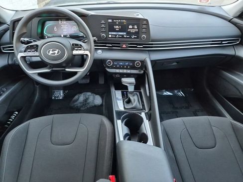 Used 2026 Hyundai Elantra Hybrid FWD image 23