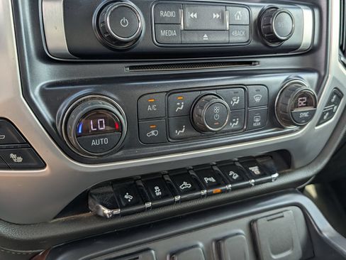 Used 2018 GMC Sierra 2500 SLT w/ Duramax Plus Package AWD/4WD image 21