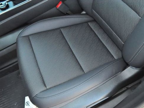 New 2026 Chevrolet Equinox LT w/ Convenience Package II AWD/4WD image 9