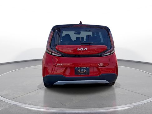 Used 2023 Kia Soul LX w/ LX Technology Package FWD image 12