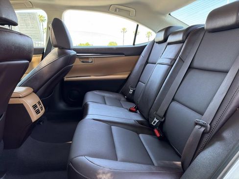 Used 2018 Lexus ES 350 w/ Premier Package FWD image 19