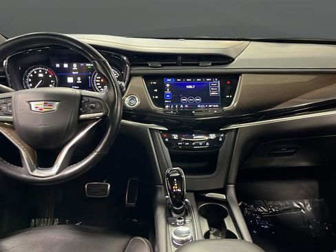 Used 2021 Cadillac XT6 Sport w/ Platinum Package AWD/4WD image 11