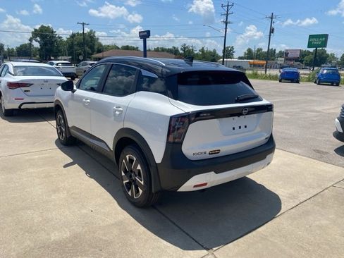 New 2025 Nissan Kicks SV w/ SV Premium Package image 4