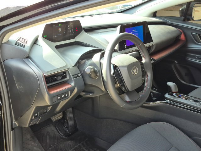 Used 2026 Toyota Prius Plug-In Hybrid FWD image 10