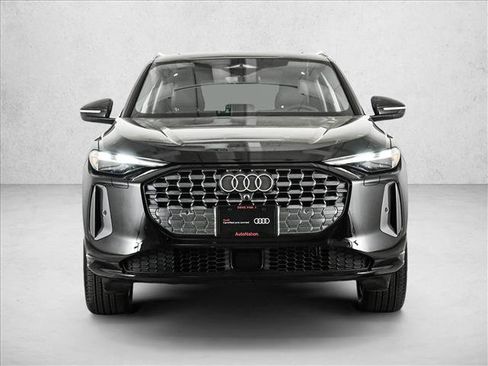Certified 2025 Audi Q5 Premium w/ Convenience Package AWD/4WD image 2