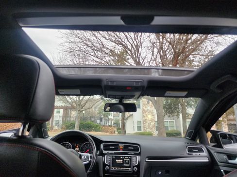 Used 2016 Volkswagen GTI SE image 26