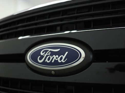 Used 2020 Ford F150 Lariat w/ Equipment Group 502A Luxury image 21